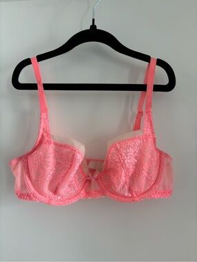 Victoria's Secret Coral Pink Lace Underwire Bra